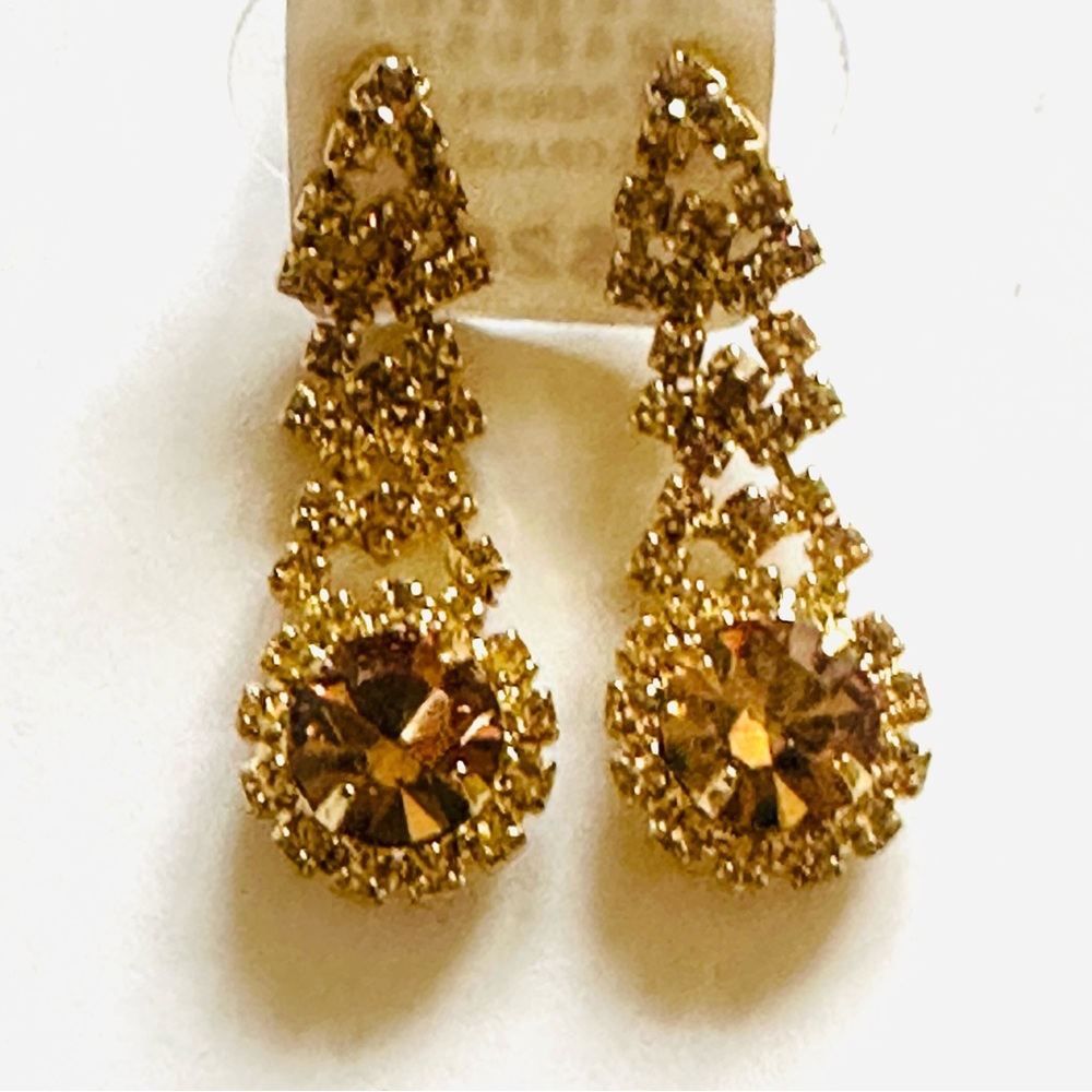 NWT Elegant Gold Drop Earrings